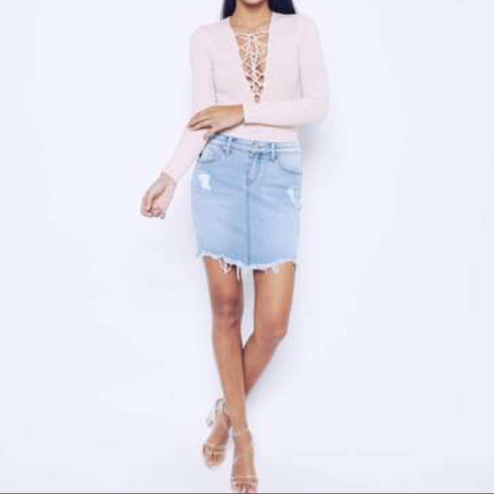 LAST‼️Distressed Jean Skirt - Picture 3 of 8